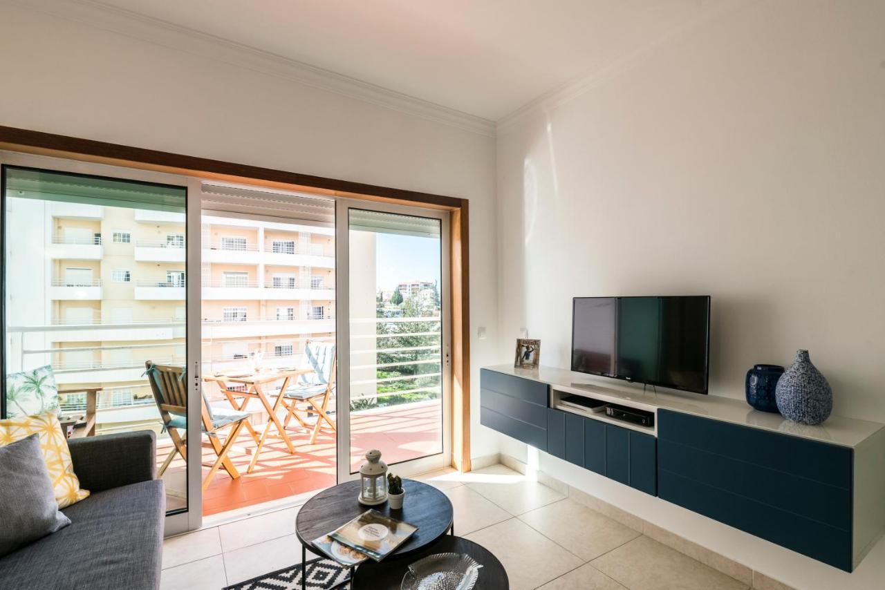 Algarve Beach Vibes Apartment, Wifi, Pool, Ac, Bbq Portimão Zewnętrze zdjęcie